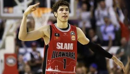  黄蜂三球赛季报销，拉梅洛伤势影响球队季后赛前景  