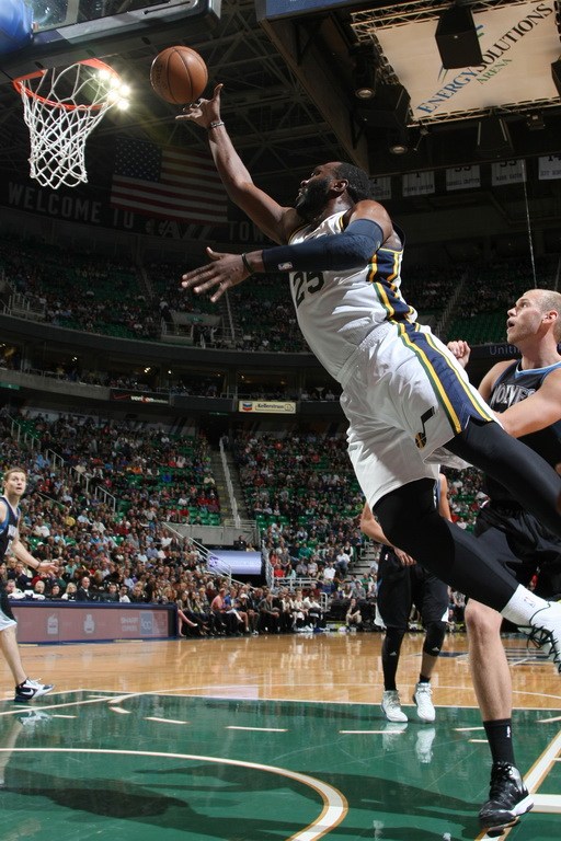  富勒姆米特罗维奇头球绝杀帮助球队险胜狼队